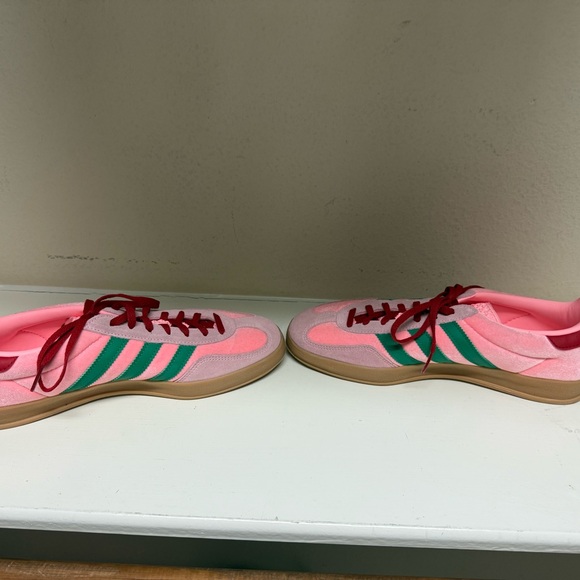 RARE Adidas Gazelle Pink Velvet with Green Stripes - Picture 2 of 11